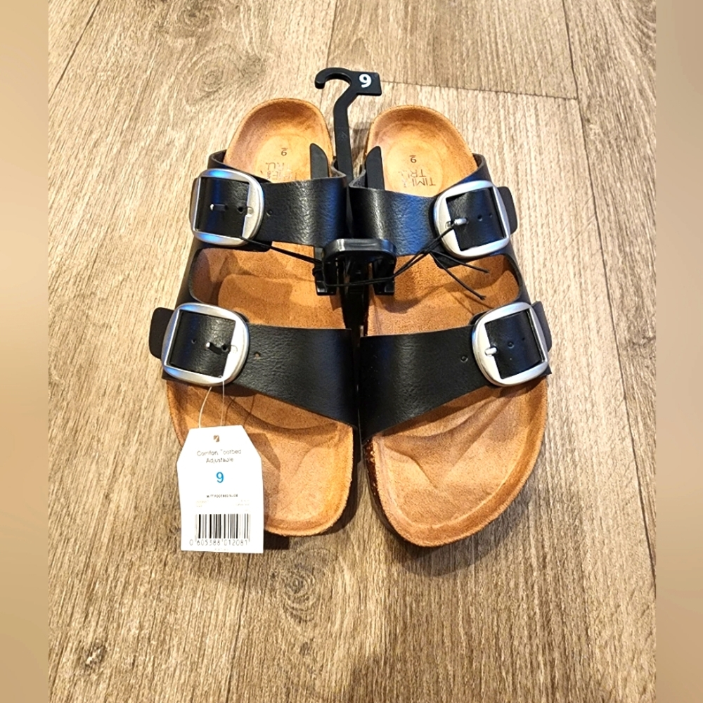 NWT Black strap sandals